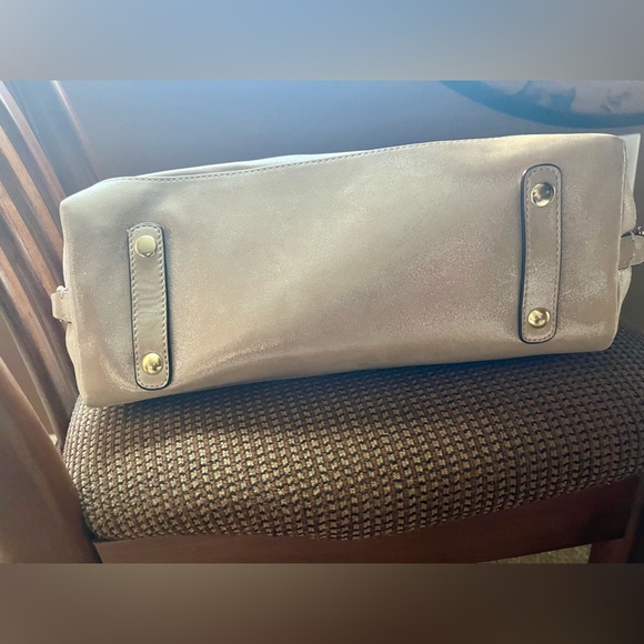 Authentic Coach  - Light Gold Leather Purse with Gold Hardware - Picture 5 of 14